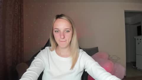 Snapshot of rousereed chatting on September 25, 12:23 pm Rouse online show from September 25, 12:23 pm