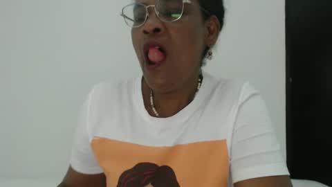 luxa online show from October 8, 2:40 am