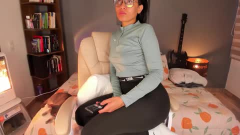 Snapshot of rouss_henao chatting on September 25, 9:27 am Rouss marie henao online show from September 25, 9:27 am