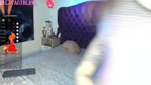 Snapshot of roussew chatting on February 26, 5:35 am I am lisa and excited that men masturbate for me online show from February 26, 5:35 am