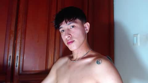 rowanboy23 online show from September 9, 12:10 am