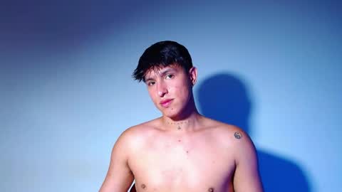 rowanboy23 online show from April 11, 11:20 pm