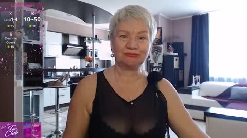 Roxana online show from April 9, 1:06 pm