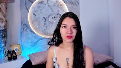 roxanaborns online show from December 2, 12:47 pm