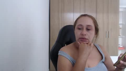 Roxana online show from April 19, 7:16 pm