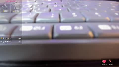 Snapshot of roxanne_jones1 chatting on February 13, 4:22 am roxanne online show from February 13, 4:22 am
