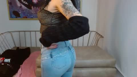 Roxanne online show from February 4, 8:24 pm