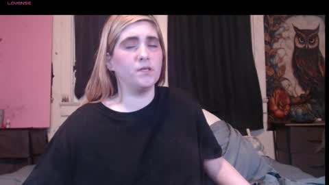 Snapshot of roxanneroulette chatting on October 13, 3:30 am Silver online show from October 13, 3:30 am