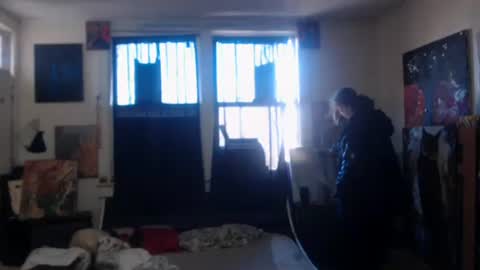 Snapshot of roxanneroulette chatting on February 17, 7:23 pm Silver online show from February 17, 7:23 pm