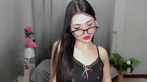 Snapshot of roxie_fuckdoll chatting on March 3, 10:31 pm Roxie online show from March 3, 10:31 pm