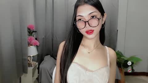 Snapshot of roxie_fuckdoll chatting on March 6, 10:26 pm Roxie online show from March 6, 10:26 pm