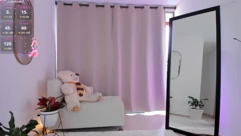  R O X I E  online show from November 23, 7:34 pm