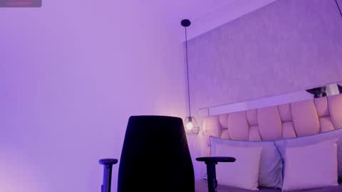 Roxie  online show from February 13, 2:01 am