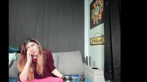 roxihazeleyes online show from October 19, 2:05 am