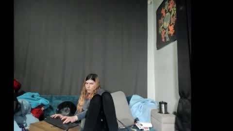 roxihazeleyes online show from December 18, 7:36 am