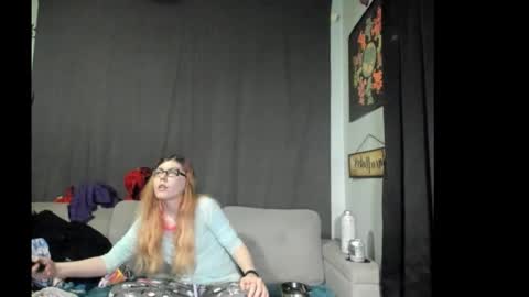 roxihazeleyes online show from November 7, 8:50 am