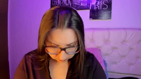 Roxanne Bail online show from March 6, 5:06 am