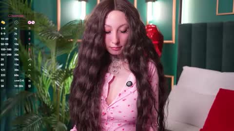 roxanne online show from February 8, 6:00 pm