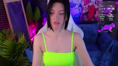 Snapshot of roxy_riot_ chatting on October 6, 2:40 am roxy_riot_ online show from October 6, 2:40 am