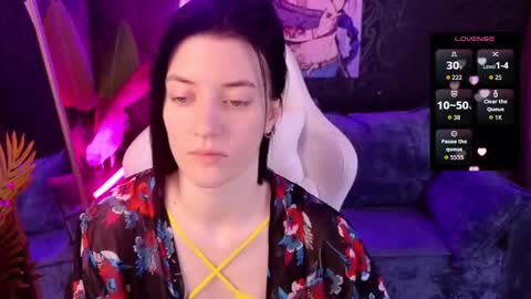 roxy_riot_ online show from December 17, 3:24 am