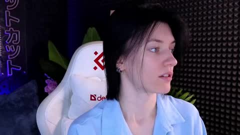 Snapshot of roxy_riot_ chatting on September 27, 2:20 am roxy_riot_ online show from September 27, 2:20 am