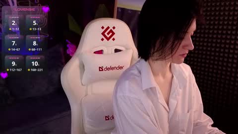 Snapshot of roxy_riot_ chatting on September 26, 2:19 am roxy_riot_ online show from September 26, 2:19 am