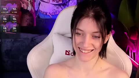 Snapshot of roxy_riot_ chatting on October 4, 2:20 am roxy_riot_ online show from October 4, 2:20 am
