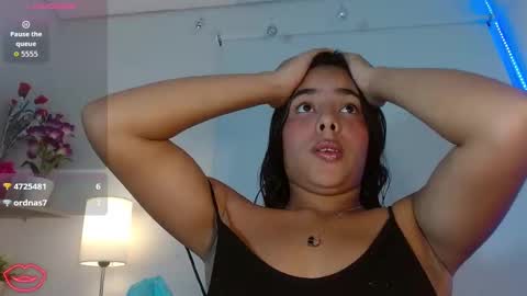 Snapshot of roxy_stone1 chatting on October 7, 7:43 pm roxy_stone1 online show from October 7, 7:43 pm