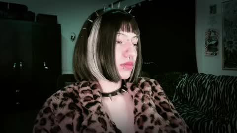 Roxy Independient model Help me to reach 50 thumbs up online show from May 14, 12:20 am