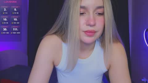 Snapshot of roxychilli chatting on October 11, 10:13 pm Roxy online show from October 11, 10:13 pm