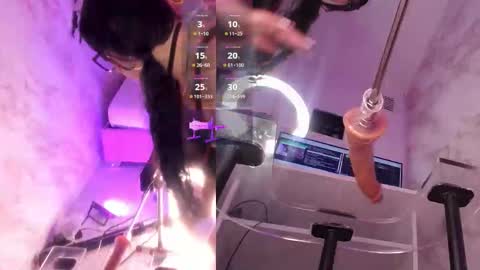 roxylicious_ online show from October 19, 1:38 pm