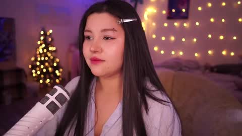 roxysuh online show from March 8, 7:16 am