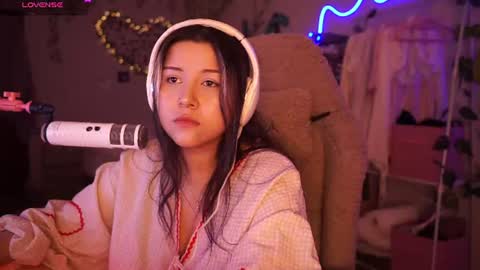 roxysuh online show from August 7, 7:39 am
