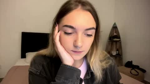 Roxy online show from April 19, 1:23 pm