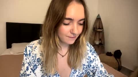 Roxy online show from April 8, 1:36 pm