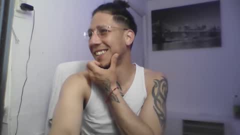 royalpapi12 online show from April 30, 7:02 am