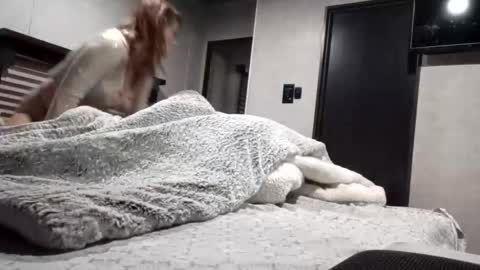 rraineonme online show from January 9, 1:33 am