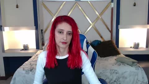 ruby_your_milf online show from February 20, 9:42 pm