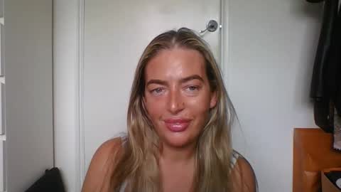 Snapshot of rubyredxxxoxxx chatting on October 9, 10:32 am rubyredxxxoxxx online show from October 9, 10:32 am