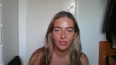 Snapshot of rubyredxxxoxxx chatting on October 11, 4:10 pm rubyredxxxoxxx online show from October 11, 4:10 pm