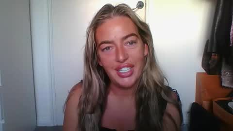 Snapshot of rubyredxxxoxxx chatting on October 4, 6:33 am rubyredxxxoxxx online show from October 4, 6:33 am