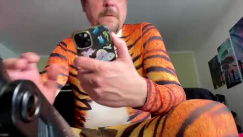 Snapshot of rudolphus_live_2018 chatting on October 26, 1:12 pm andy leyfield online show from October 26, 1:12 pm