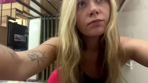KaY online show from July 10, 11:15 am