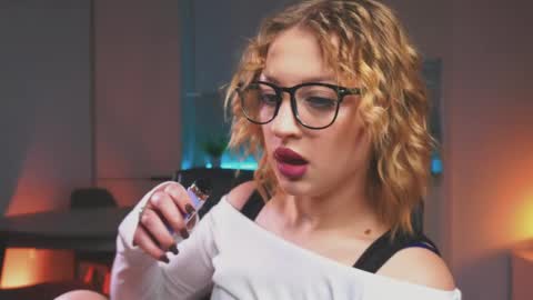 Mila online show from April 5, 5:21 pm