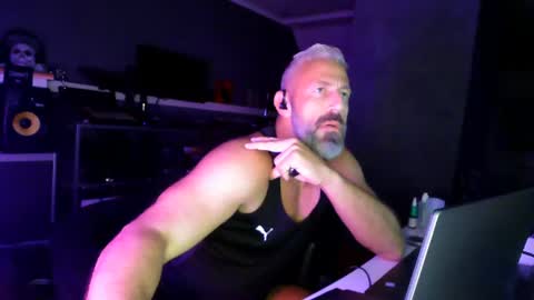 Chico que rico Caliente online show from July 26, 2:53 am