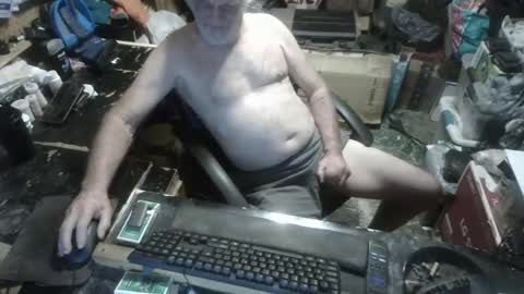 Snapshot of russtenail21 chatting on September 24, 9:10 pm Russtenail21 online show from September 24, 9:10 pm