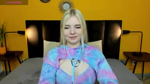 Snapshot of ruthbryant chatting on October 7, 1:12 am ruthbryant online show from October 7, 1:12 am