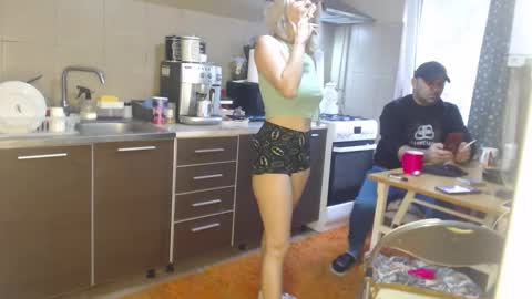 ruxandradanny online show from October 6, 5:25 am