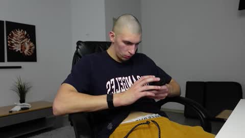 RYAN DOZER online show from October 30, 8:15 am