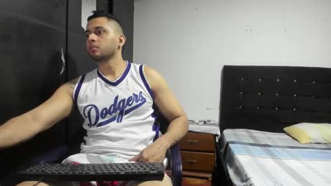 ryan_xc1 online show from January 6, 2:15 am